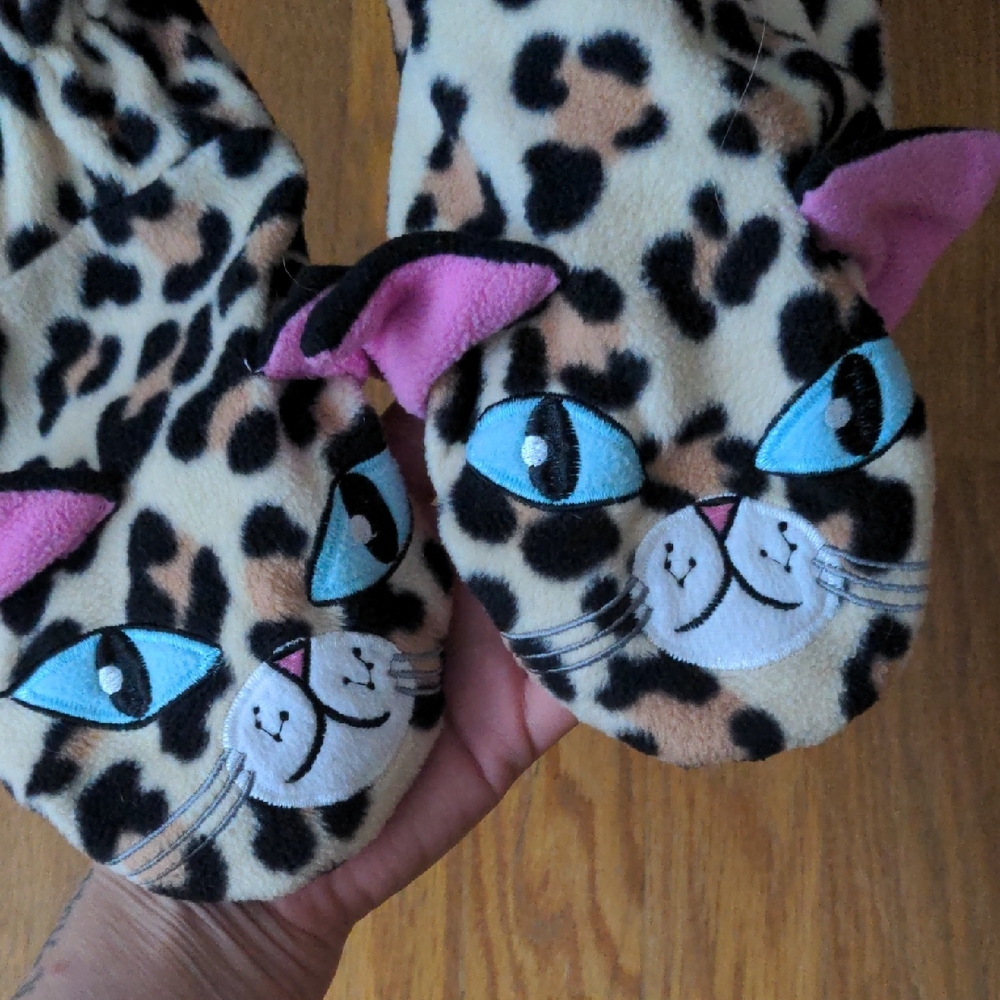 Women's Onesie Footed Pajamas. Leopard. Cat. Zip-Front. Size Small